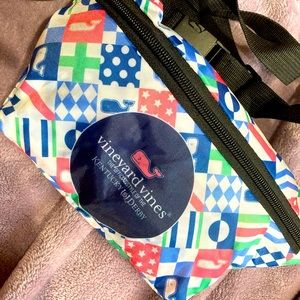 Vineyard Vines KY derby fanny pack 🐎